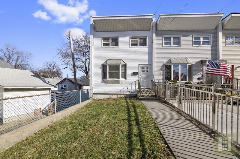 Photo 1 of 516 Reynolds Avenue, Throgs Neck, New York, $445,000, Web #: 15970605