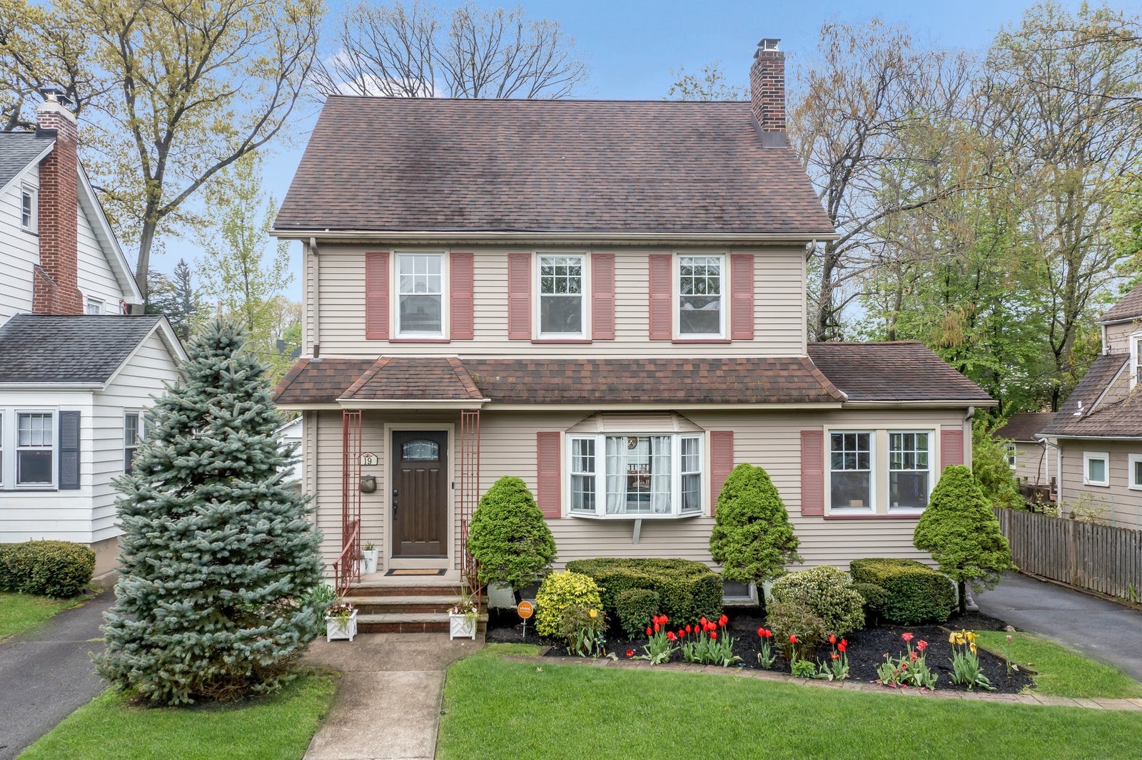 Photo 1 of 19 Stanford Place, Montclair, New Jersey, $1,035,000, Web #: 19870304