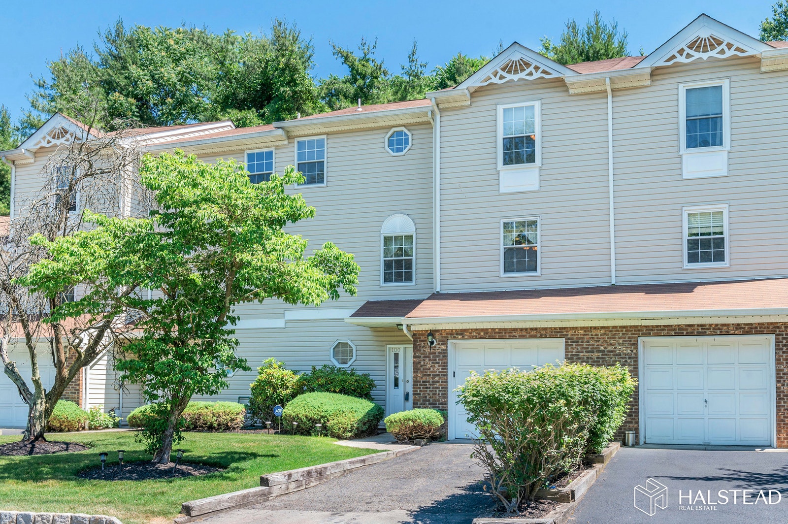 Photo 1 of 100 Bowfell Court, Wayne, New Jersey, $359,000, Web #: 20213030