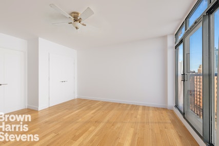 2098 Frederick Douglass 8R, Upper Manhattan, NYC - 2 Bedrooms  
2 Bathrooms  
5.5 Rooms - 