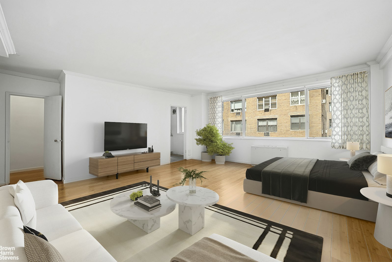 Photo 1 of 116 Central Park South 7G, Midtown West, NYC, $4,200, Web #: 23426154