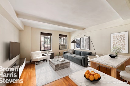 102 East 22nd Street 3B, Gramercy Park, NYC - 1 Bedrooms  
1 Bathrooms  
3 Rooms - 